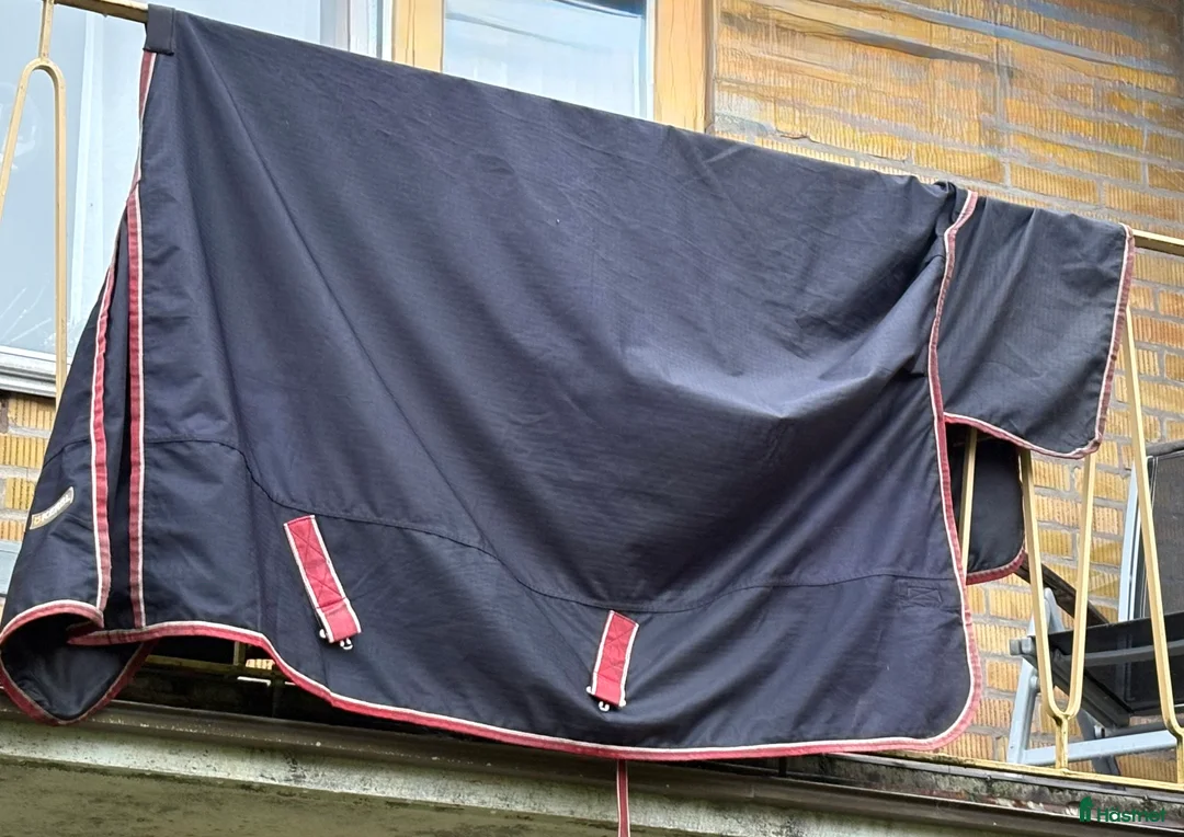 Täcken hästutrustning till salu: Regntäcke KERBL, ofodrat, storlek 145 - Annons 1