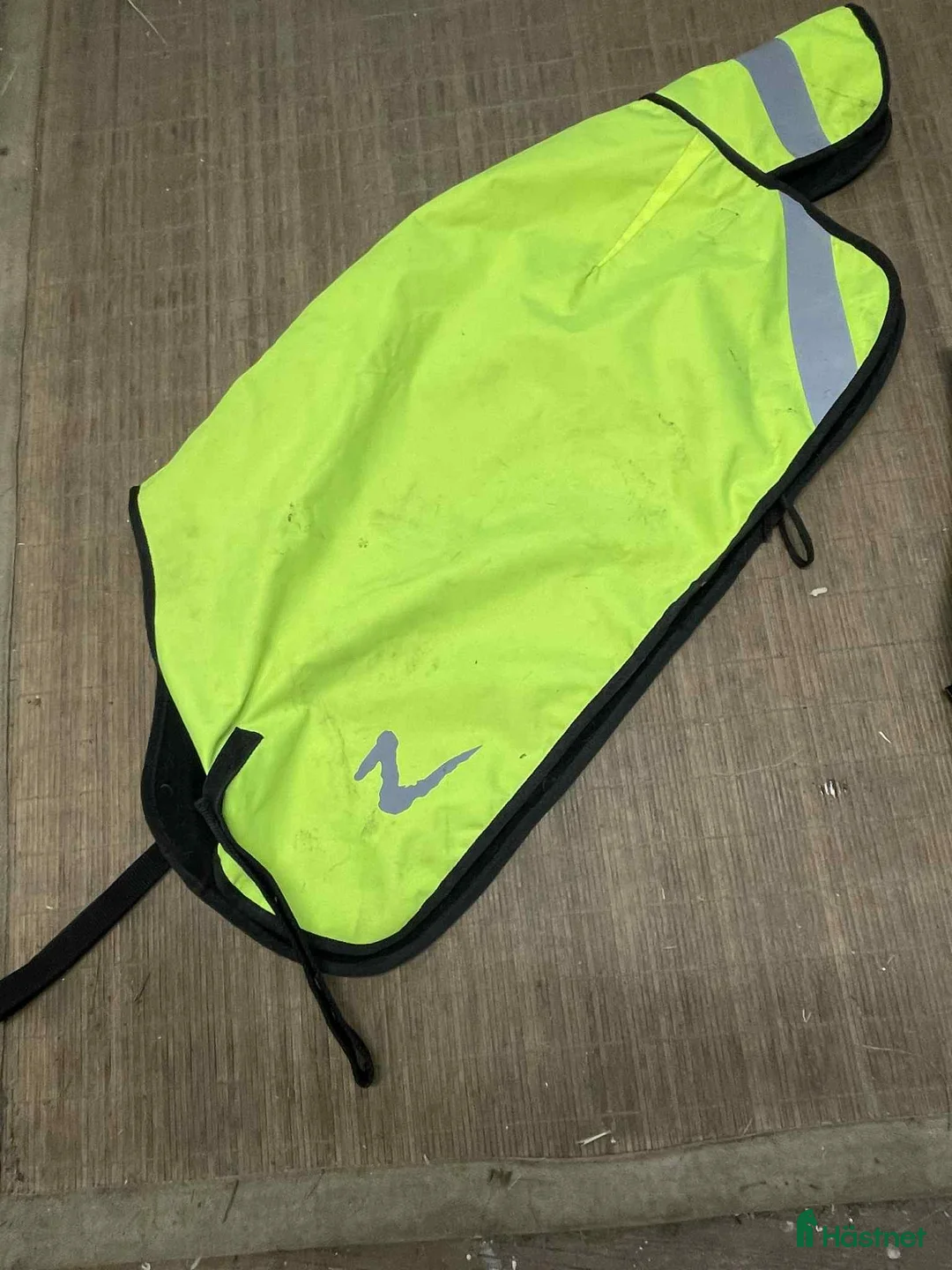 Täcken hästutrustning till salu: Täcke - ländtäcke i Heberg - Annons 1