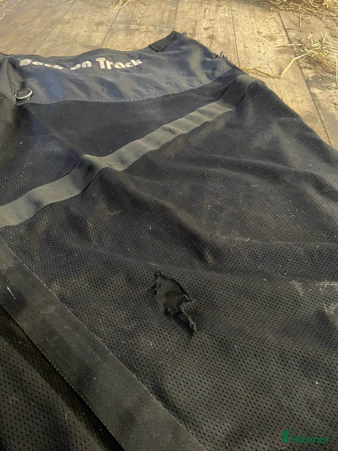 Täcken hästutrustning till salu: Back on track nättäcke i Piteå - Annons 3