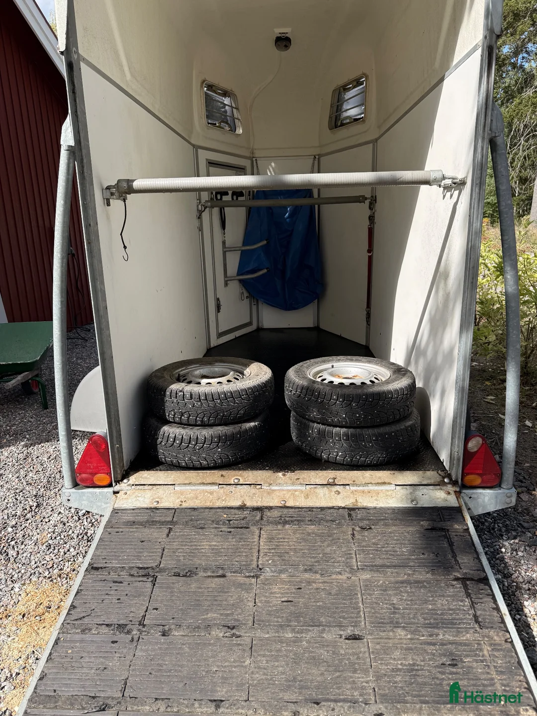 Hästtransporter  fordon & transport till salu: Välskött svart enhästarssläp - Annons 6
