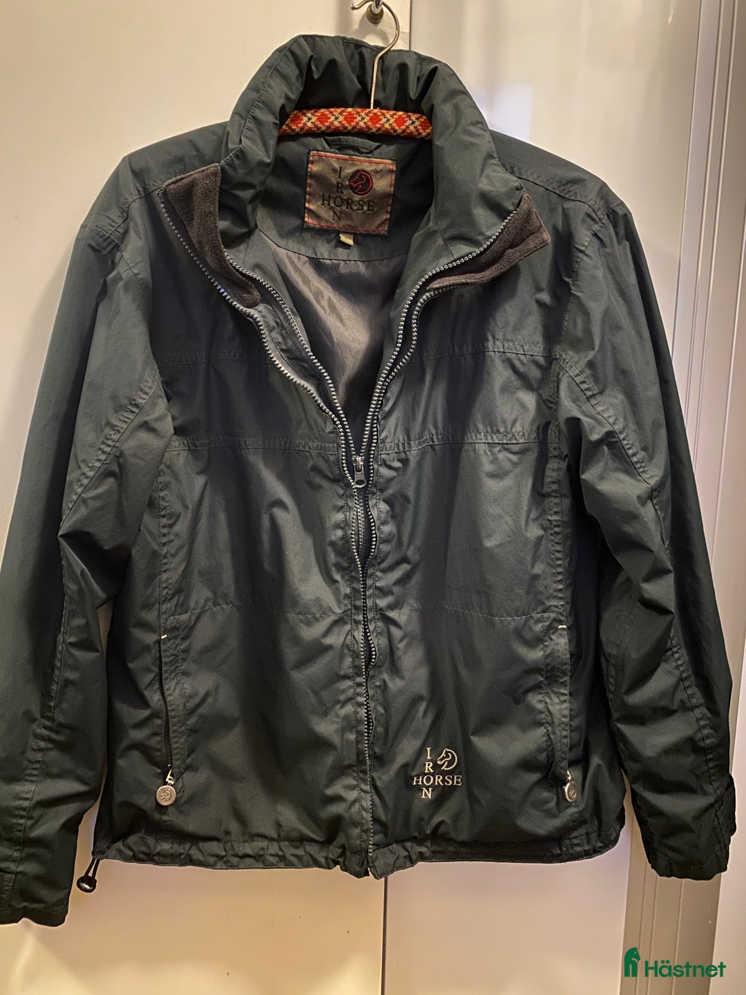 Jackor & Kavajer ryttarutrustning till salu: Mångsidig jacka i Klagshamn - Annons 2