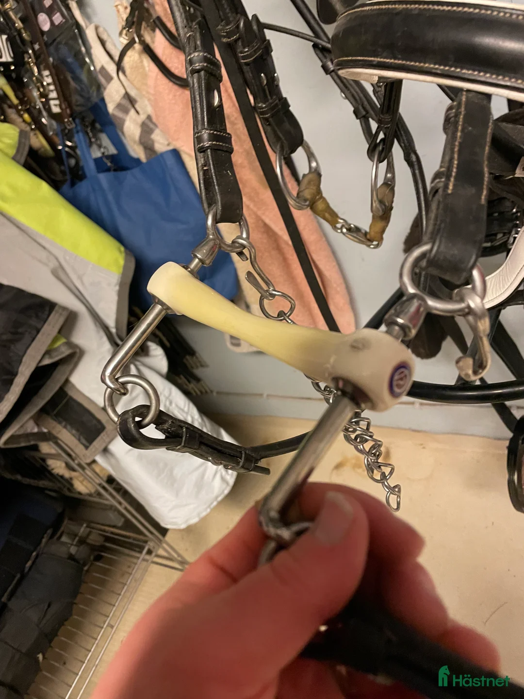 Bett hästutrustning till salu: Trust Kandarstång  - Annons 2