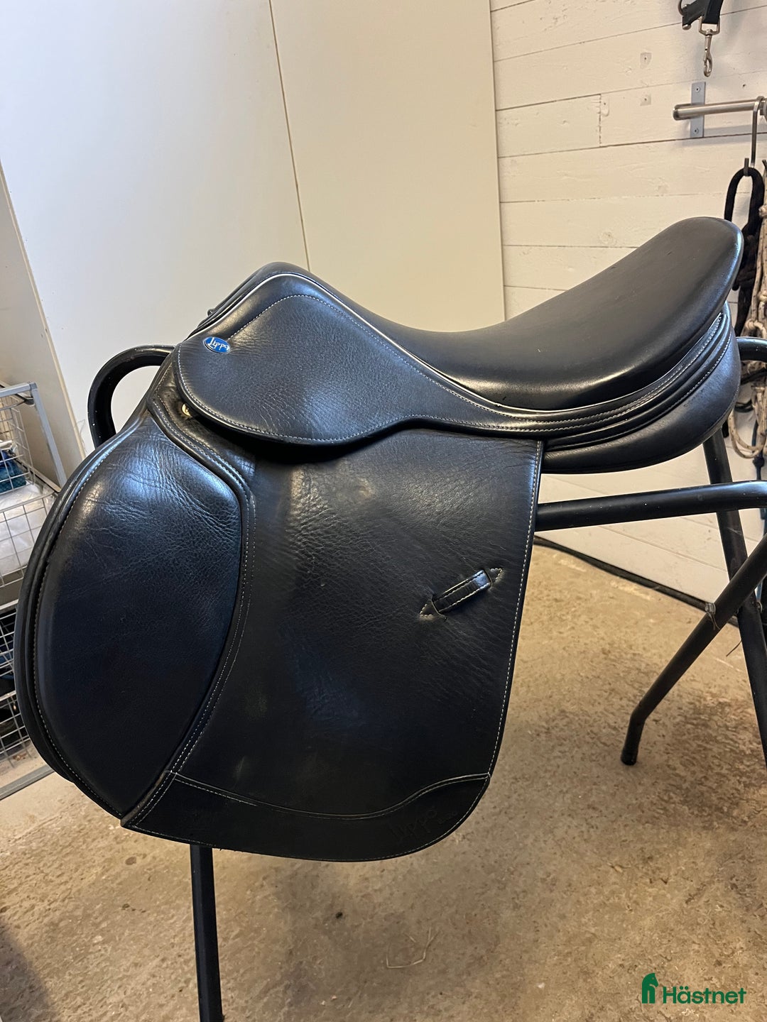 Sadlar hästutrustning till salu: Lippo Enzo 17W i Markaryd - Annons 1