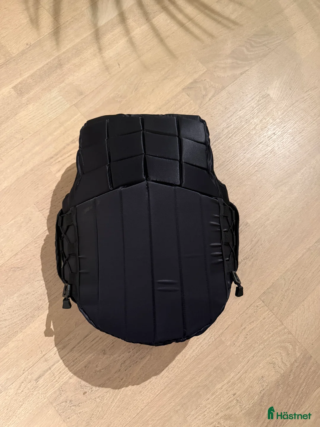 Säkerhetsvästar ryttarutrustning till salu: Racesafe barnväst i nyskick i Stockholm - Annons 2