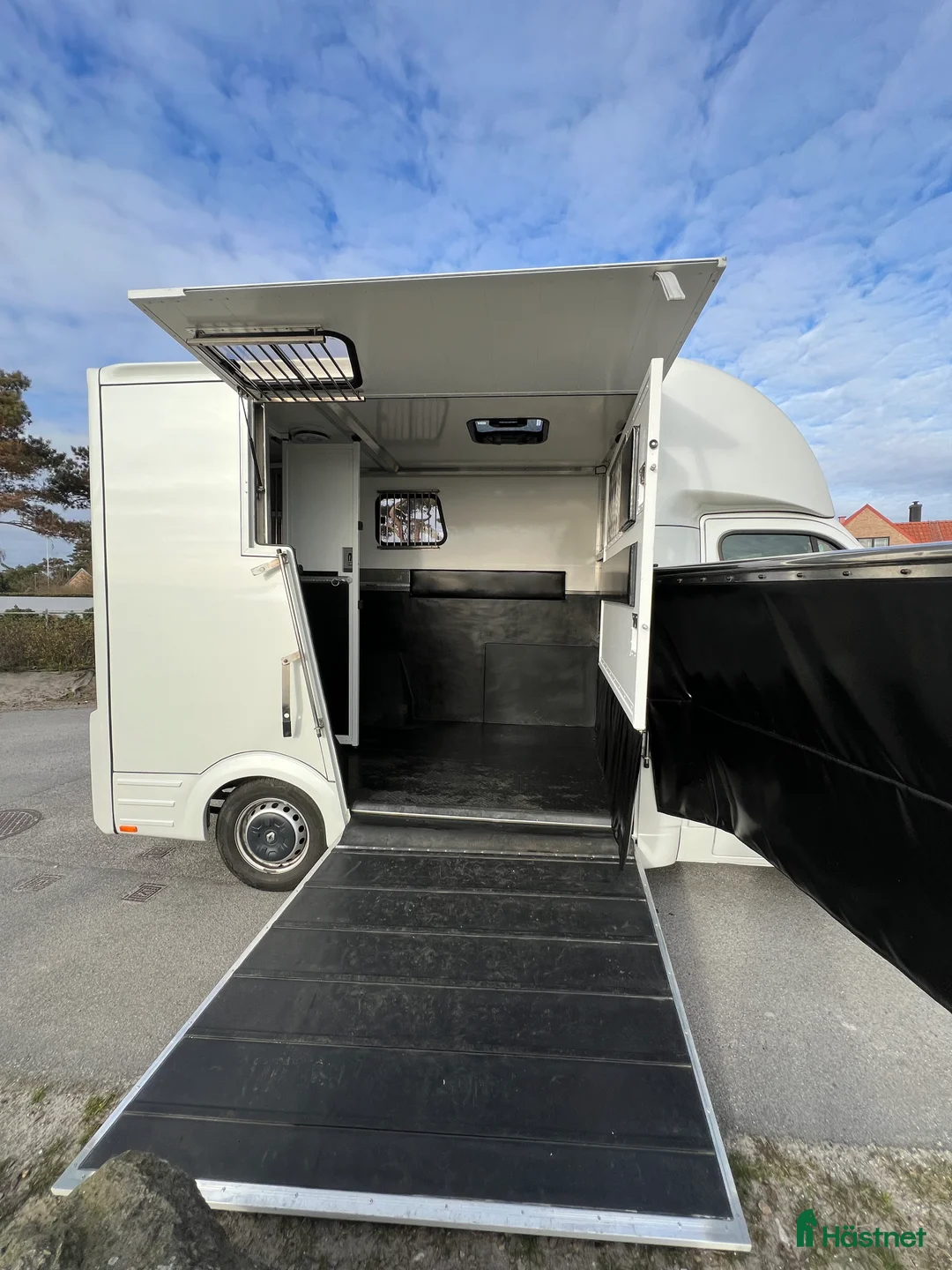 Hästlastbilar  fordon & transport till salu: Billigaste 2021:an i Sverige… Endast 3000 Mil - Annons 9