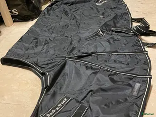 Täcken hästutrustning Back on track Mille stalltäcke, 100g, strl 140 - Annons 2