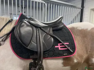 Sadlar hästutrustning ikonic sadel i Haparanda - Annons 13