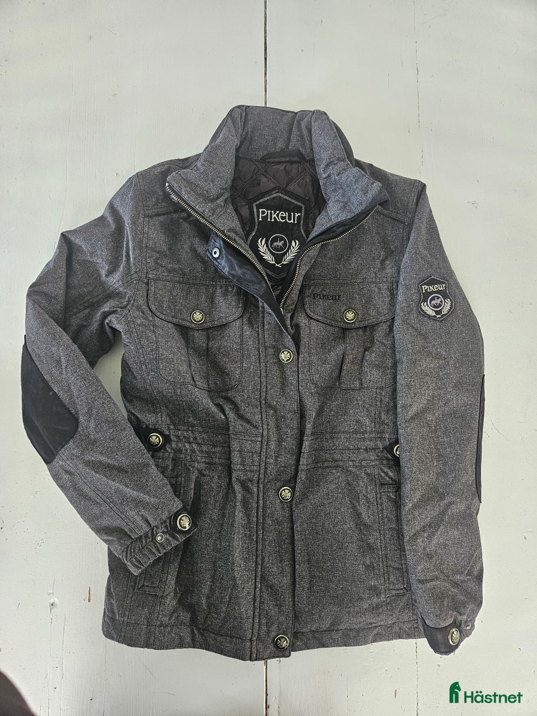 Jackor & Kavajer ryttarutrustning till salu: Grå höst/vinterjacka från Pikeur i Härnösand - Annons 1