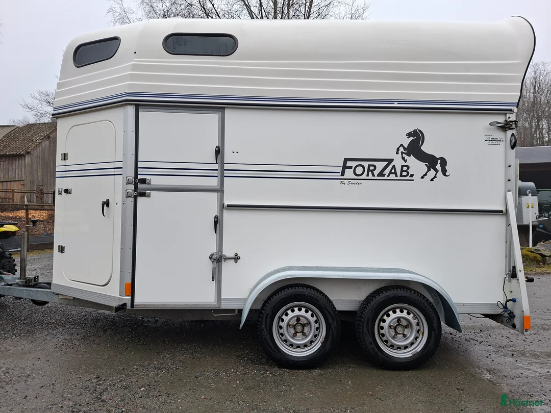 Hästtransporter  fordon & transport till salu: Forzab Futuro - Annons 1