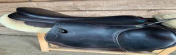 Sadlar hästutrustning till salu: Bra sadel som passar många i Tibro - Annons 1