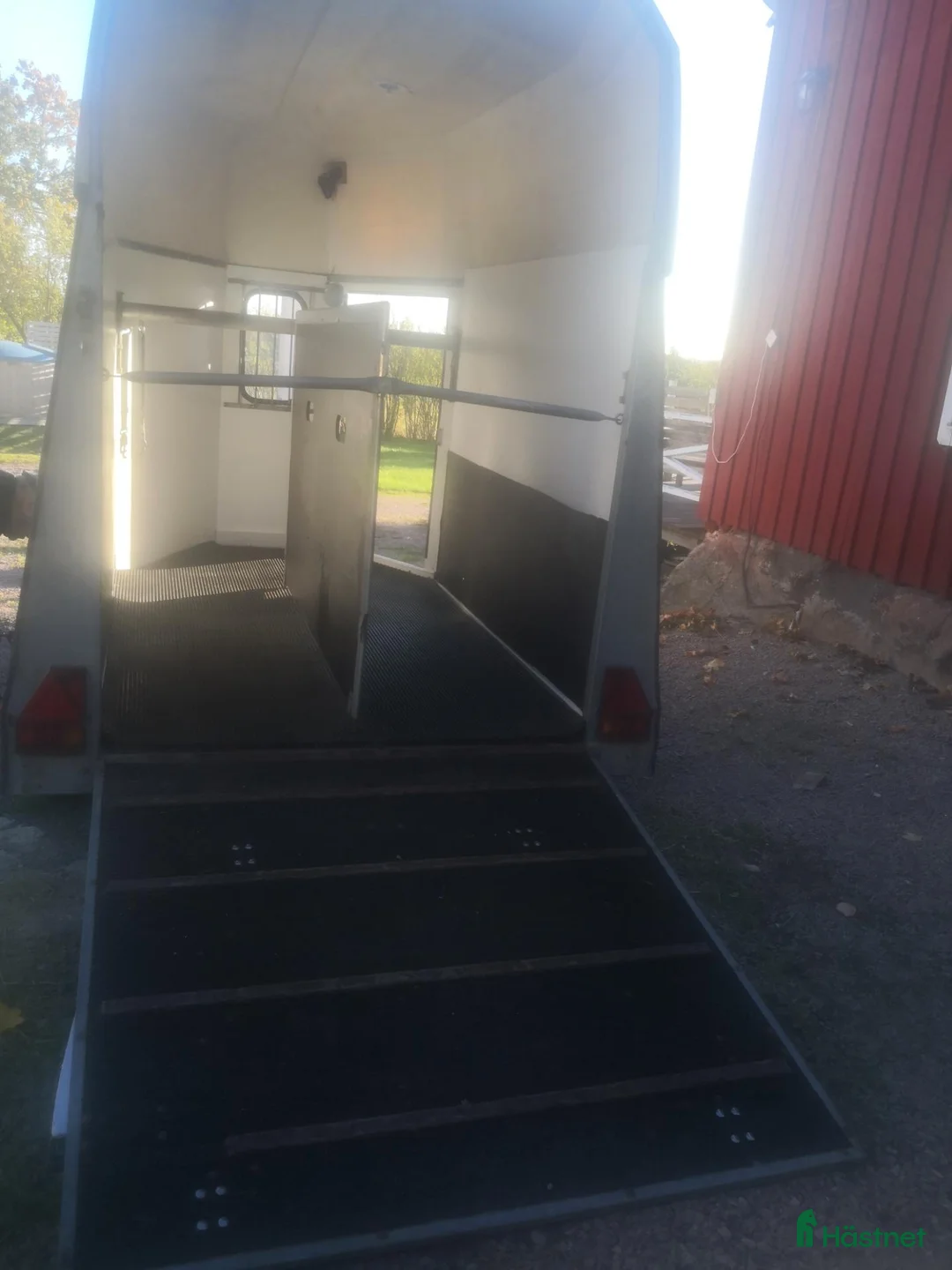 Hästtransporter  fordon & transport till salu: Nymålad hästtransport i Hallstahammar - Annons 4