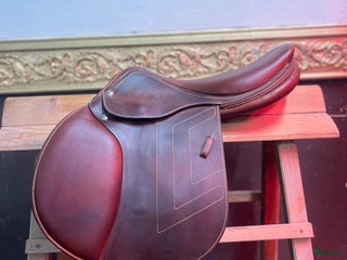 Sadlar hästutrustning till salu: Renaissance Subleme sadel använd fåtal gånger. - Annons 1