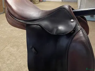 Sadlar hästutrustning Hoppsadel Equipe Grand Prix 16,5” - Annons 3