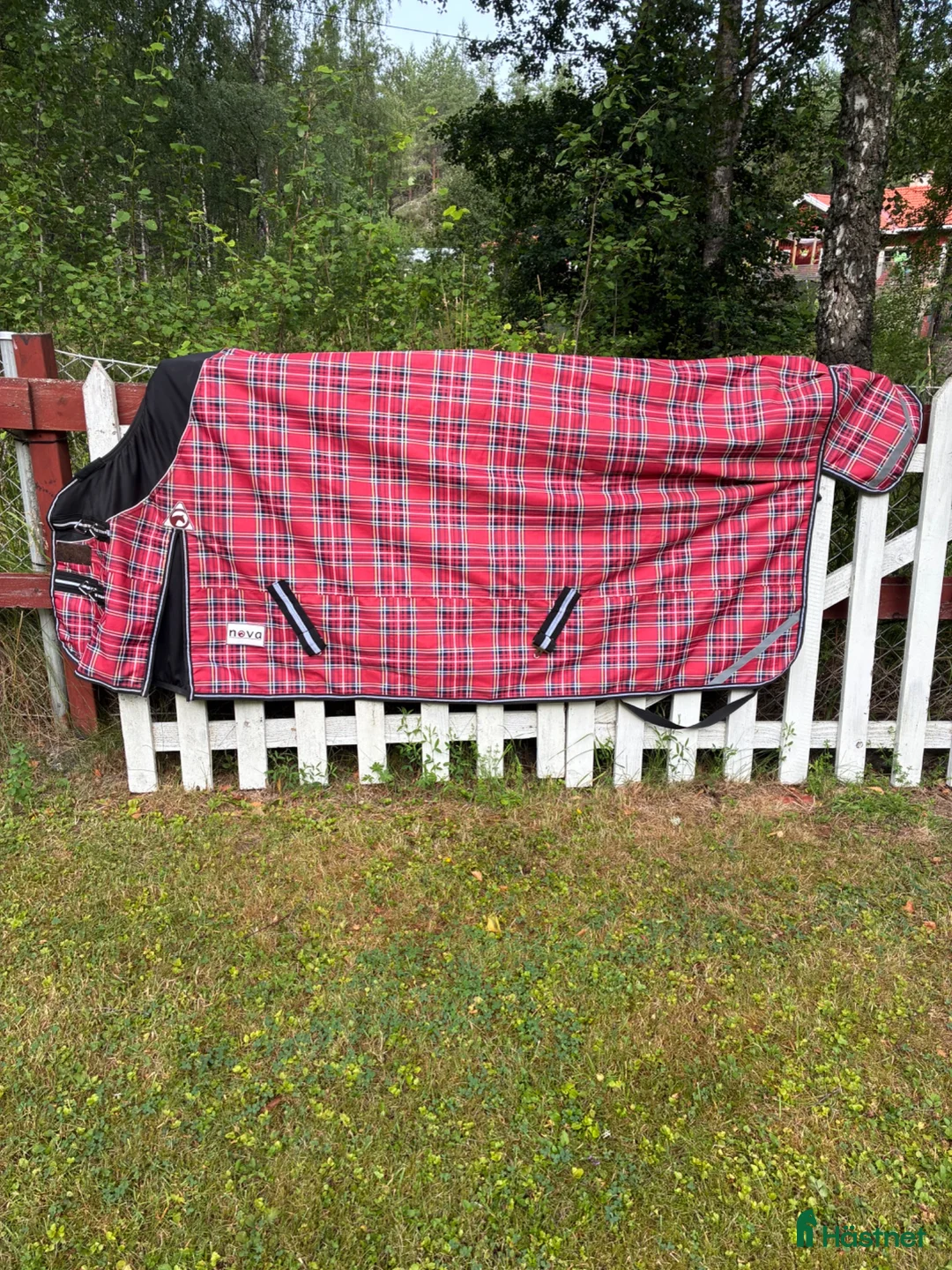 Täcken hästutrustning till salu: Regntäcke med fleecefoder - Annons 1