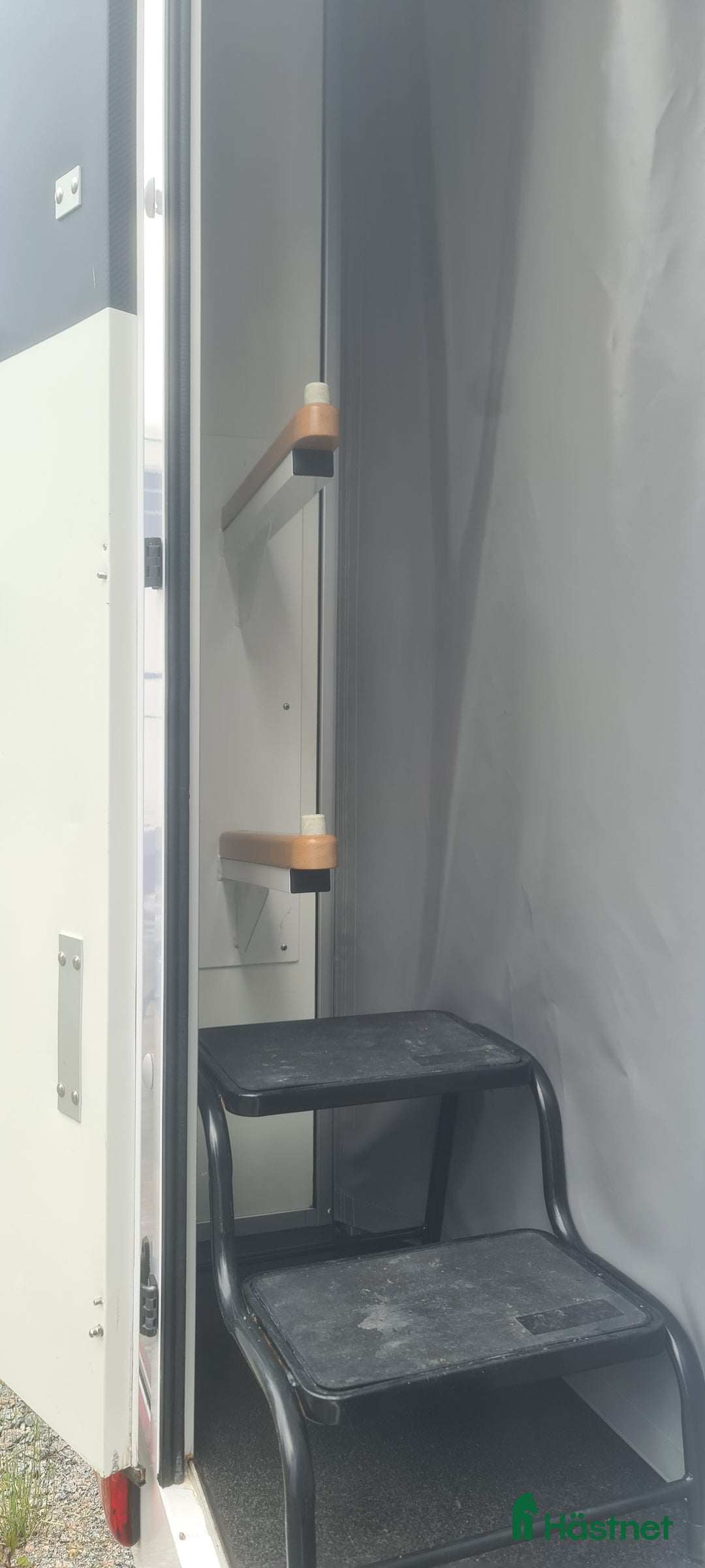 Hästlastbilar  fordon & transport till salu: Ultralätt Stuteri (DDR55A) Hög lastvikt, automat i Täby - Annons 12