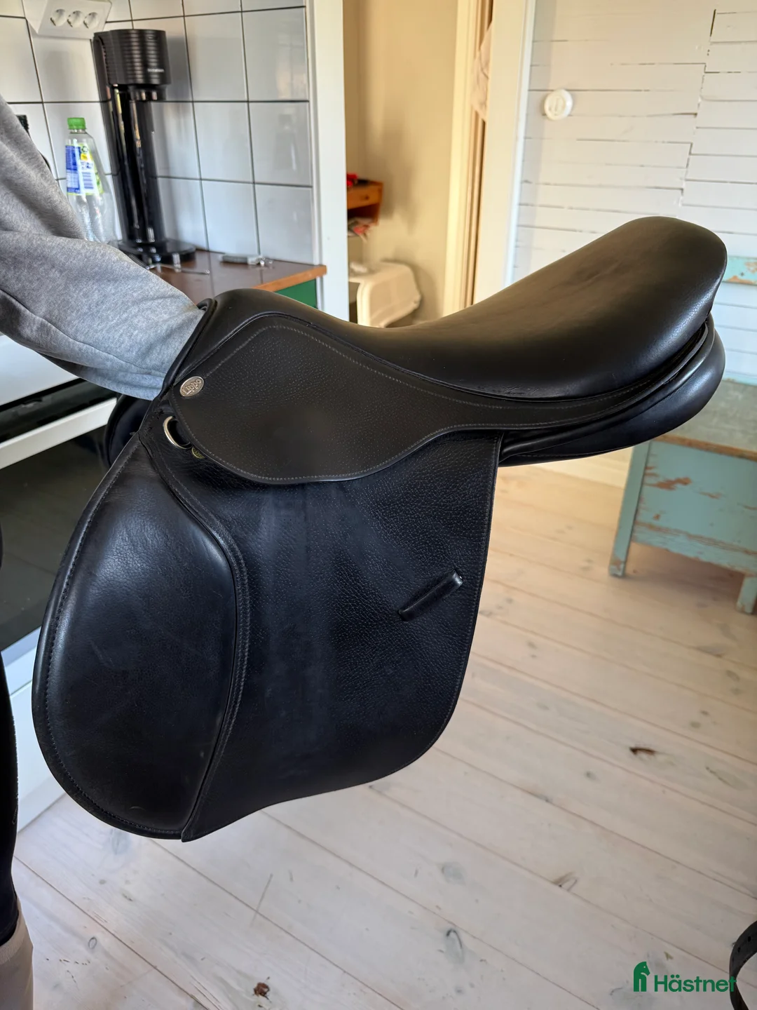 Sadlar hästutrustning till salu: Lippo hoppsadel - Annons 1