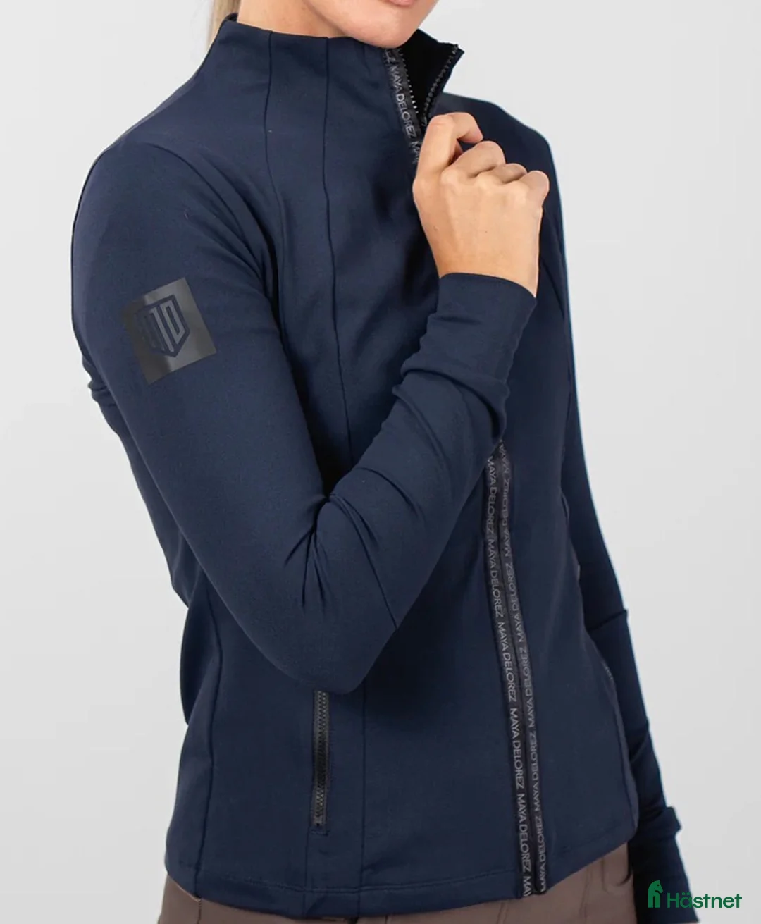 Jackor & Kavajer ryttarutrustning till salu: Maya Delorez jacka/tröja med dragkedja - Annons 1