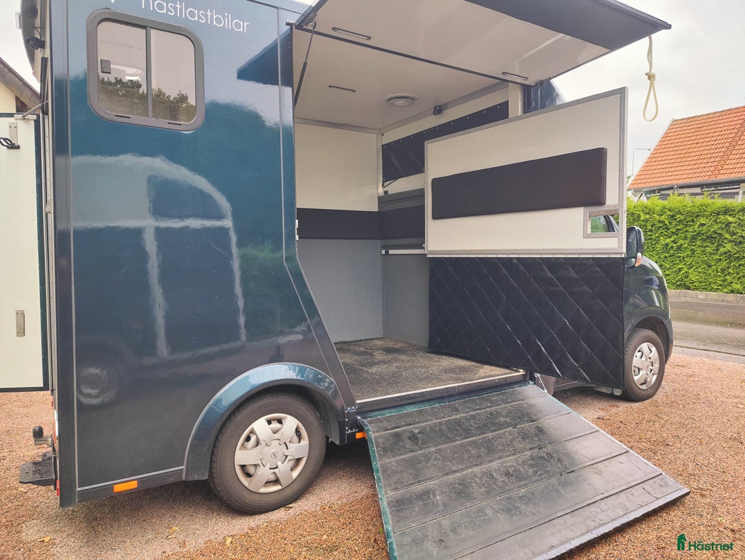 Hästlastbilar  fordon & transport till salu: Nissan Nv400, EP horsetruck °RESERVERAD° i Allerum - Bild 3