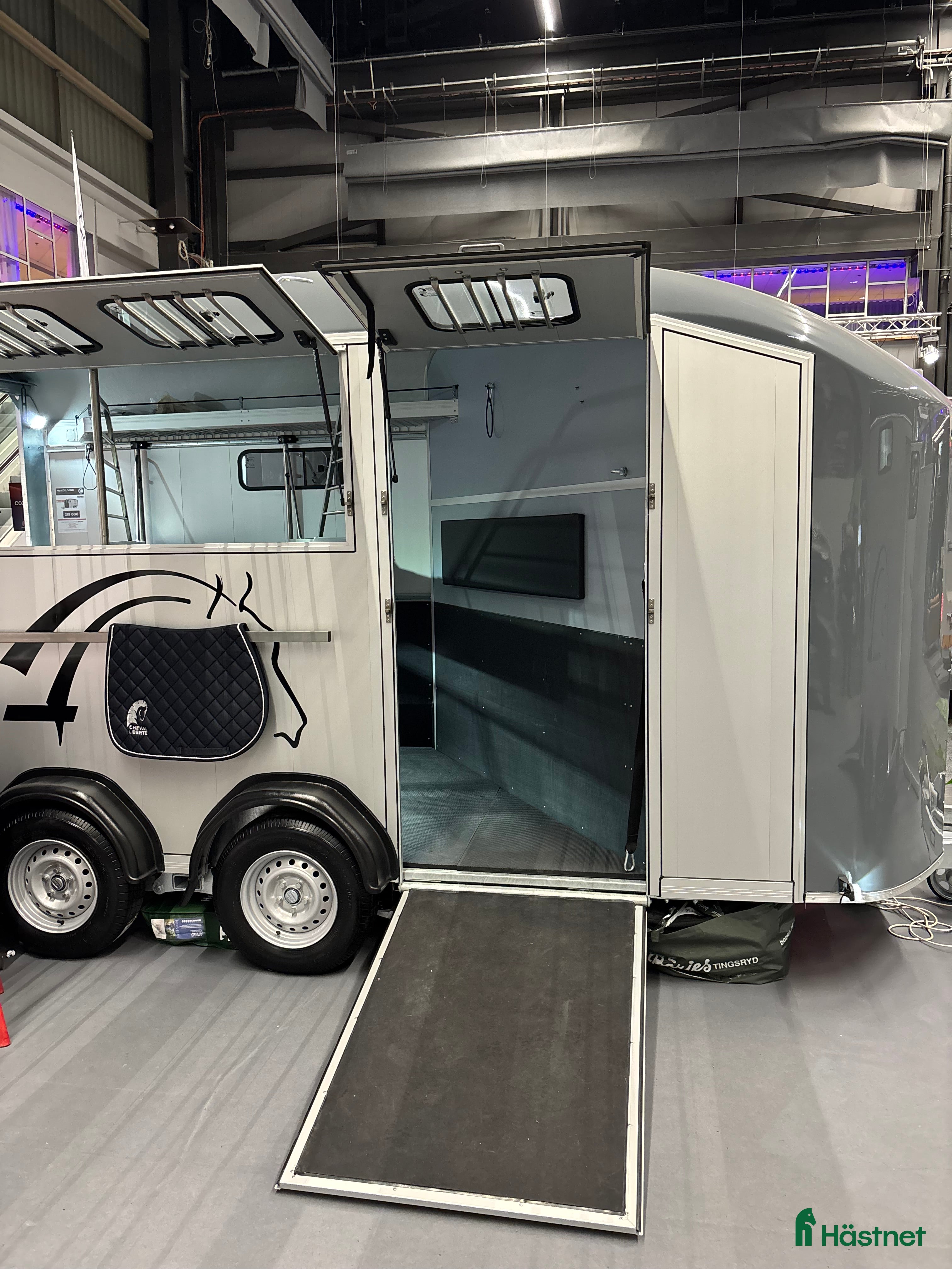 Hästtransporter  fordon & transport till salu: Cheval Maxi 3 Living - Annons 6