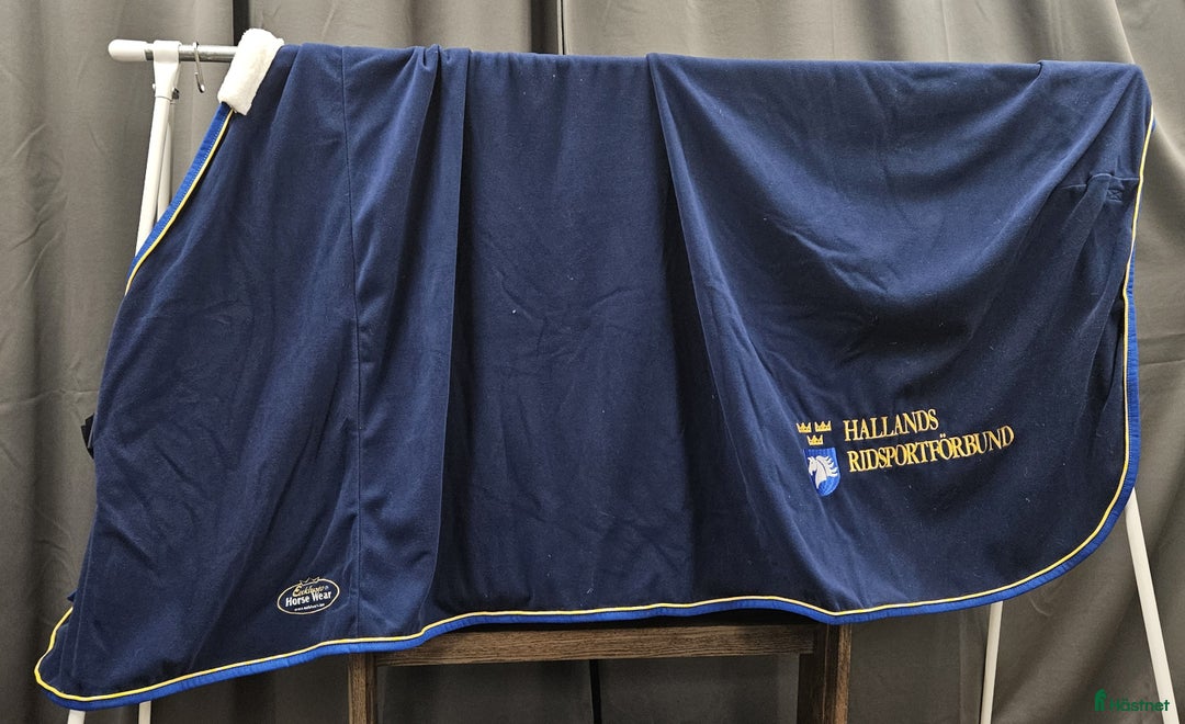 Täcken hästutrustning till salu: Fleecetäcke, 155 cm, Exklusiv Horse Wear i Gällivare - Annons 1