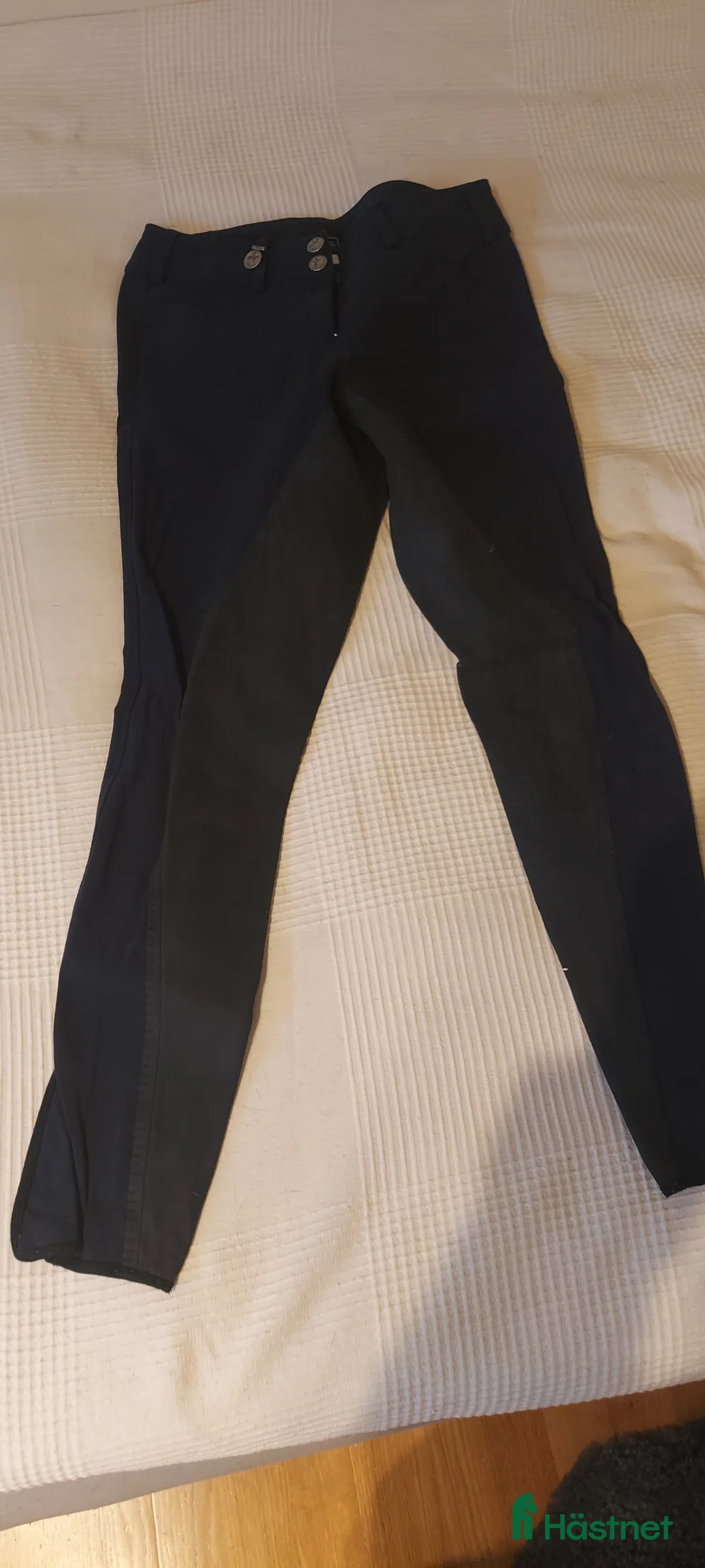 Ridbyxor ryttarutrustning till salu: Ett gäng ridbyxor - helskodda i Ekerö - Annons 2