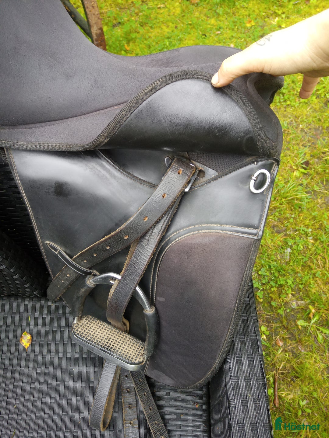 Sadlar hästutrustning till salu: Dressyrsadel syntet i Asarum - Annons 4