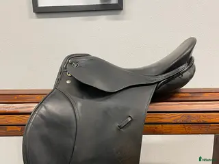 Sadlar hästutrustning Svart Kieffer Aachen Eventing sadel 17 i Staffanstorp - Annons 7