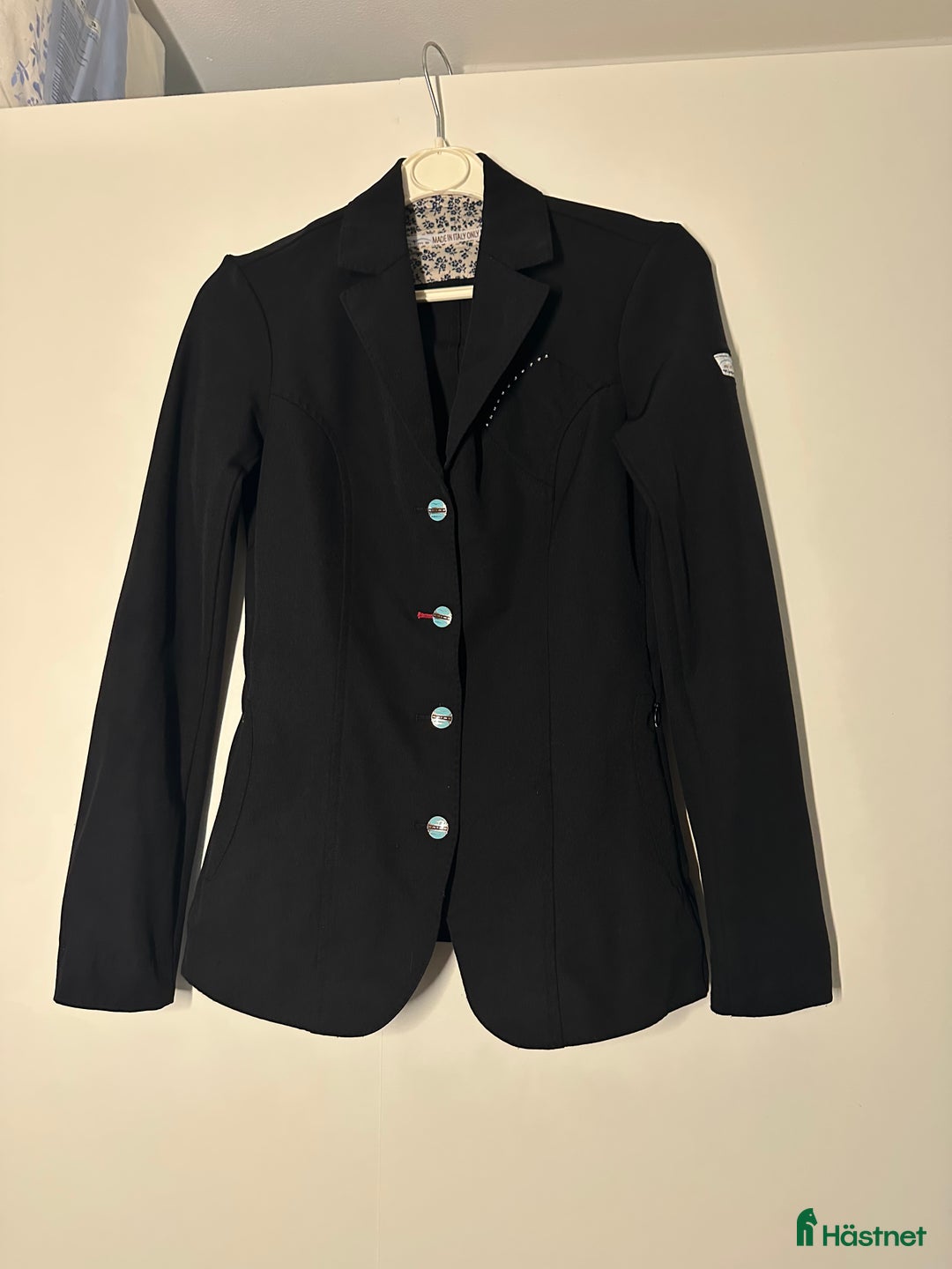 Jackor & Kavajer ryttarutrustning till salu: Animo kavaj i Sunne - Annons 1