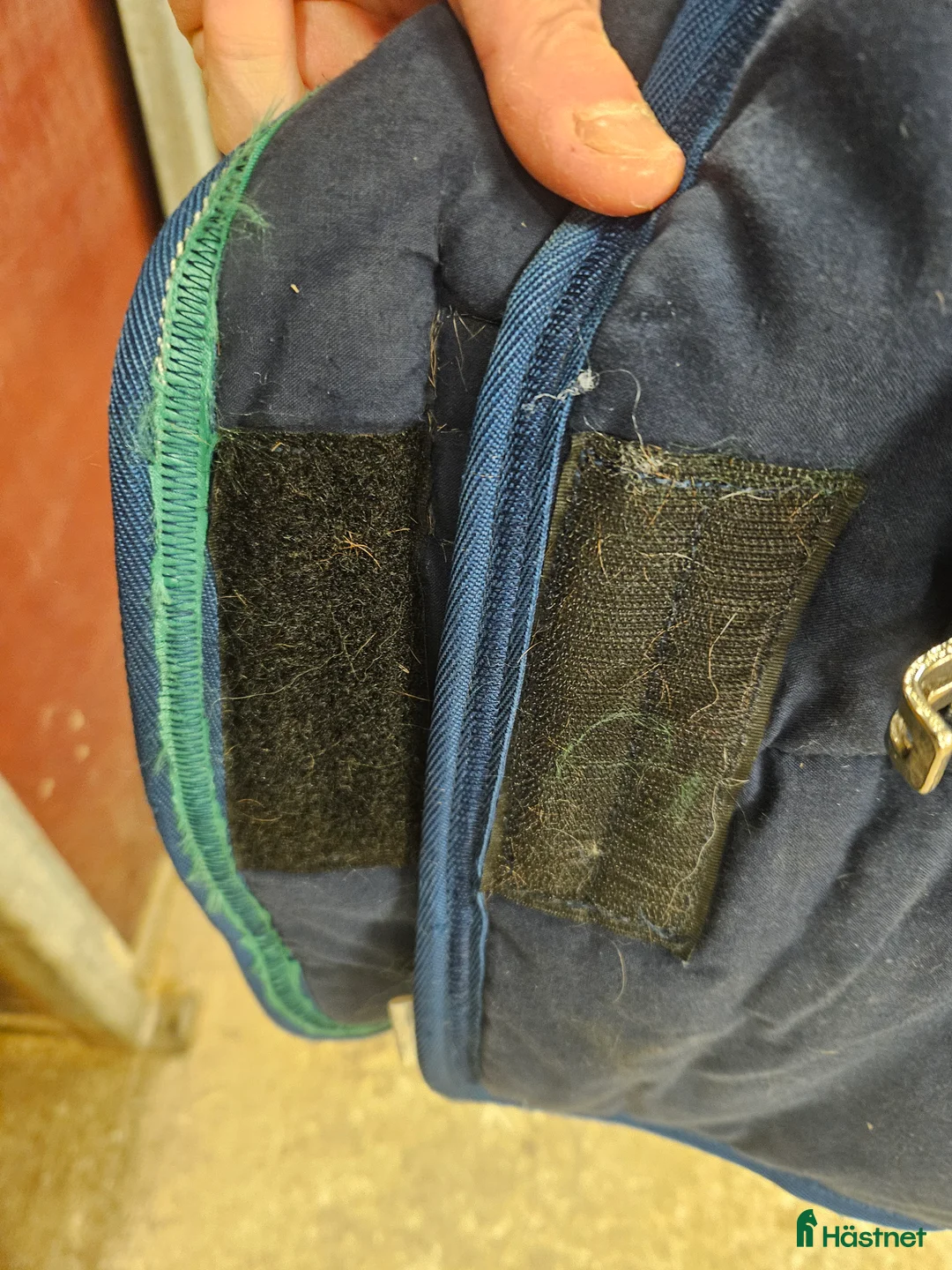 Täcken hästutrustning till salu: Tjockt Amigo stalltäcke i stl 145.  i Sidensjö - Annons 3