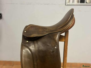 Sadlar hästutrustning till salu: Dressyrsadel i Svängsta - Annons 2
