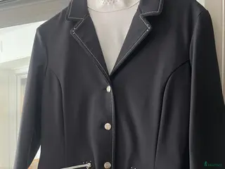 Jackor & Kavajer ryttarutrustning till salu: Ny oanvänd Kavaj + tävlingstopp - Annons 3