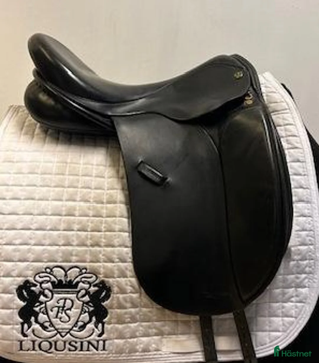 Sadlar hästutrustning till salu: Crown Jessica - Annons 1