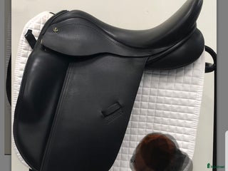 Sadlar hästutrustning till salu: Dressyrsadel i Holm - Annons 21