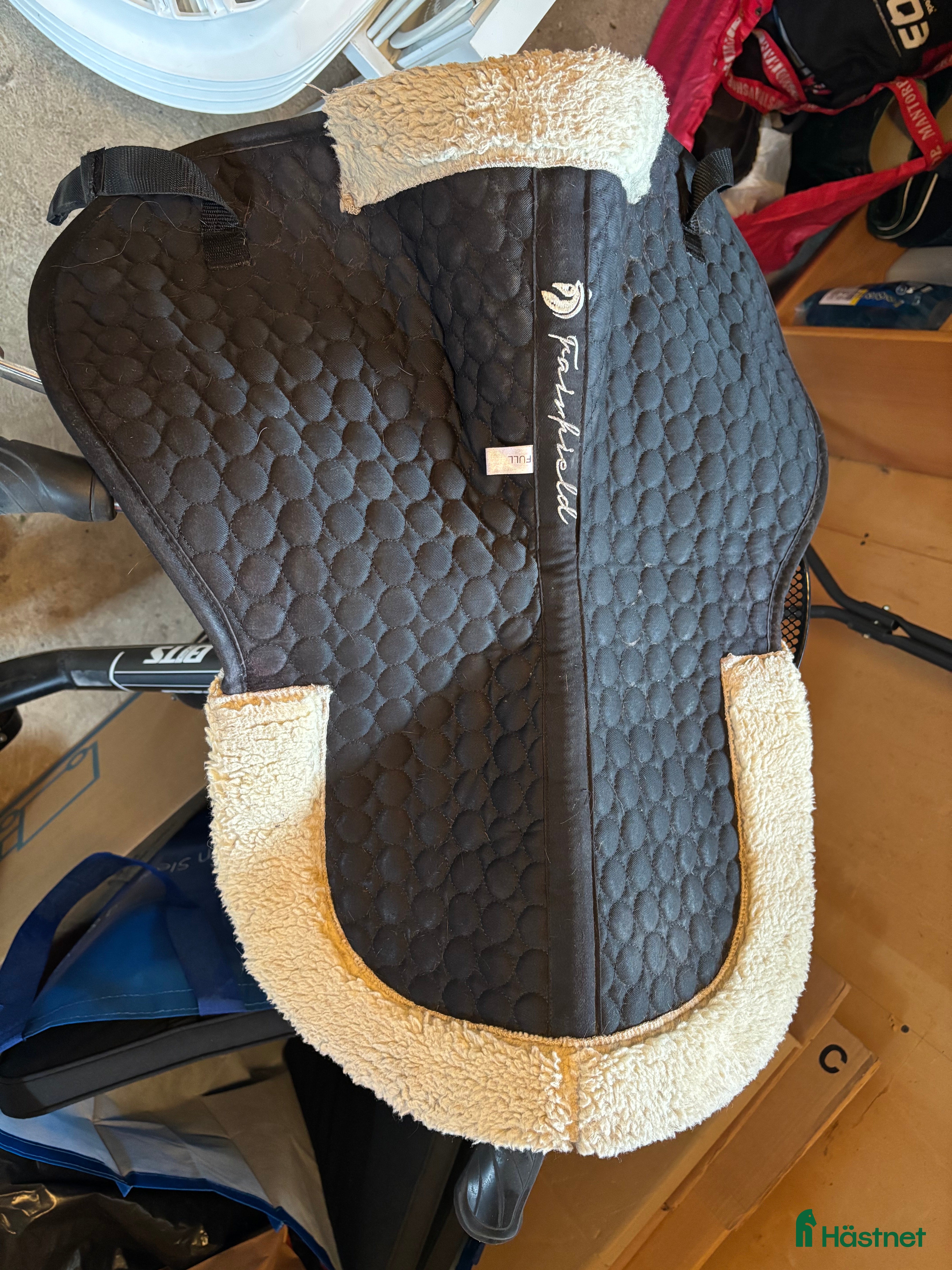 Sadeltillbehör hästutrustning till salu: Sadelpad Fairfield  i Linghem - Annons 1