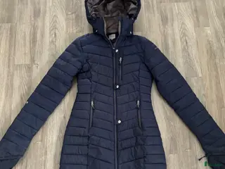 Jackor & Kavajer ryttarutrustning till salu: uhip lång kappa 34 i Ljungsbro - Annons 5