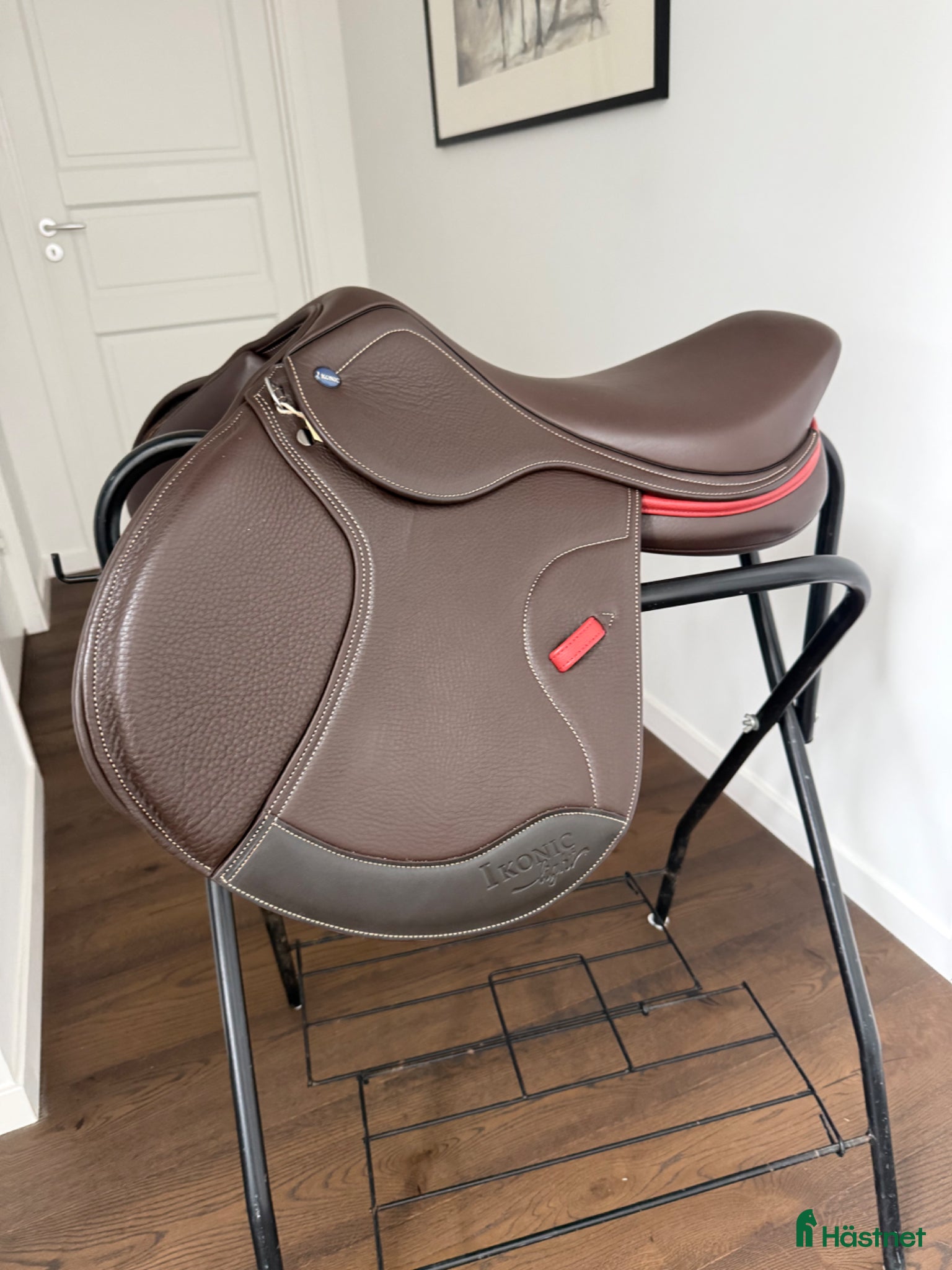 Sadlar hästutrustning Ny Ikonic Hybrid 17,5” brun - Annons 15