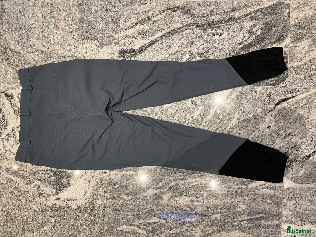 Ridbyxor ryttarutrustning till salu: Fager ridbyxor i Bankeryd - Annons 3