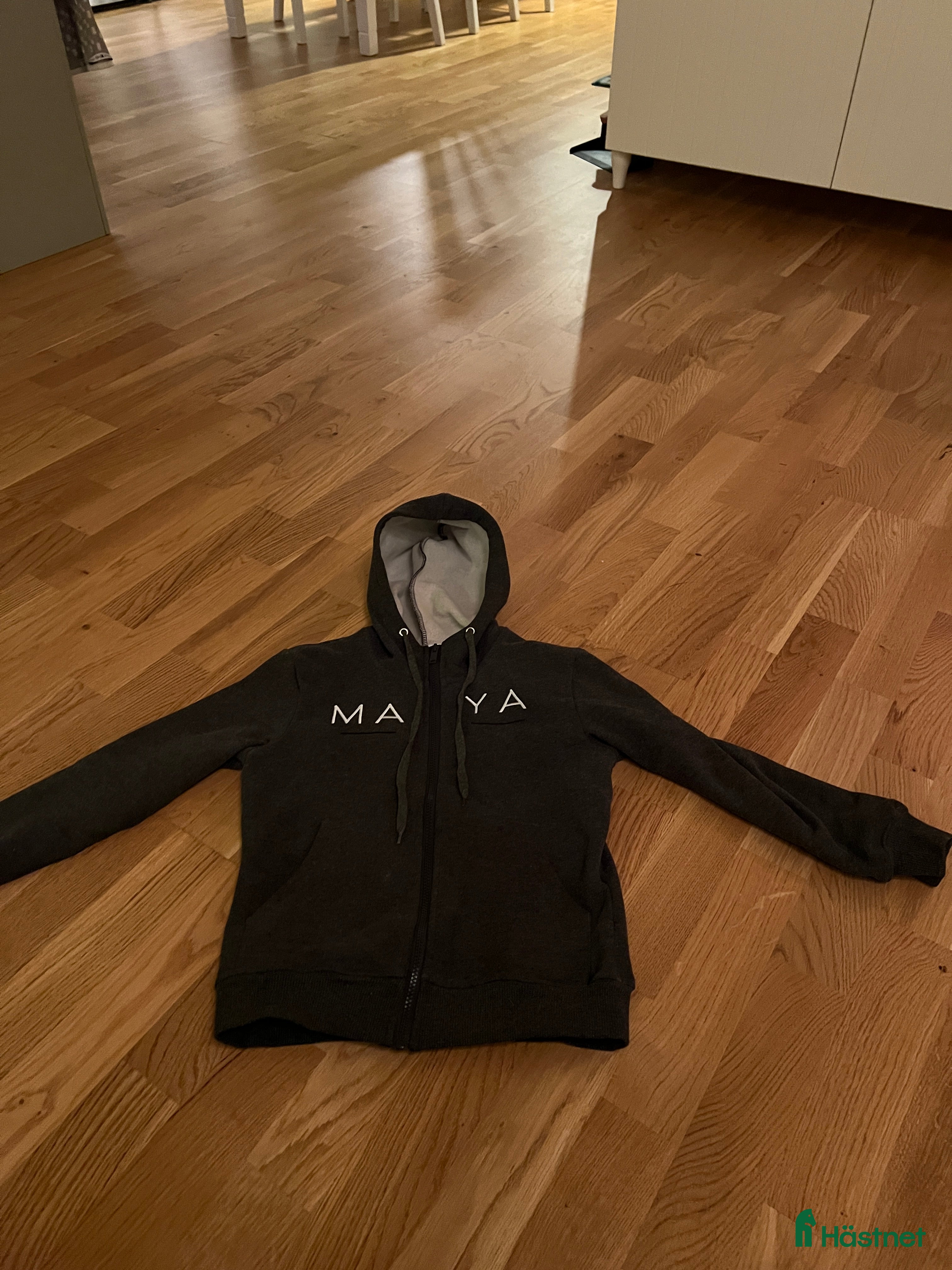 Övrigt Ridkläder ryttarutrustning till salu: En fin MD tröja 3XS i Karlshamn - Annons 4