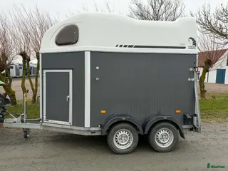 Hästtransporter fordon & transport till salu: Mycket fin hästtransport med sadelkammare - Annons 3