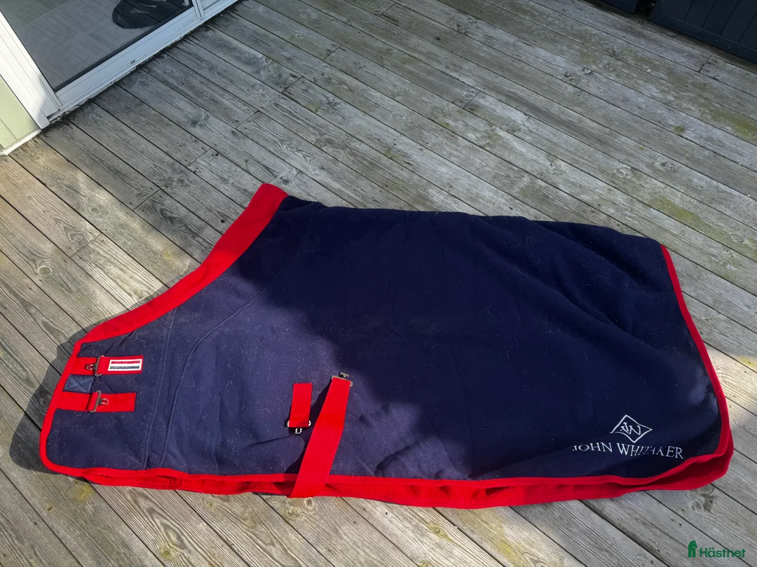 Täcken hästutrustning till salu: JW Termofleece, stl 125 i Kungälv - Annons 1