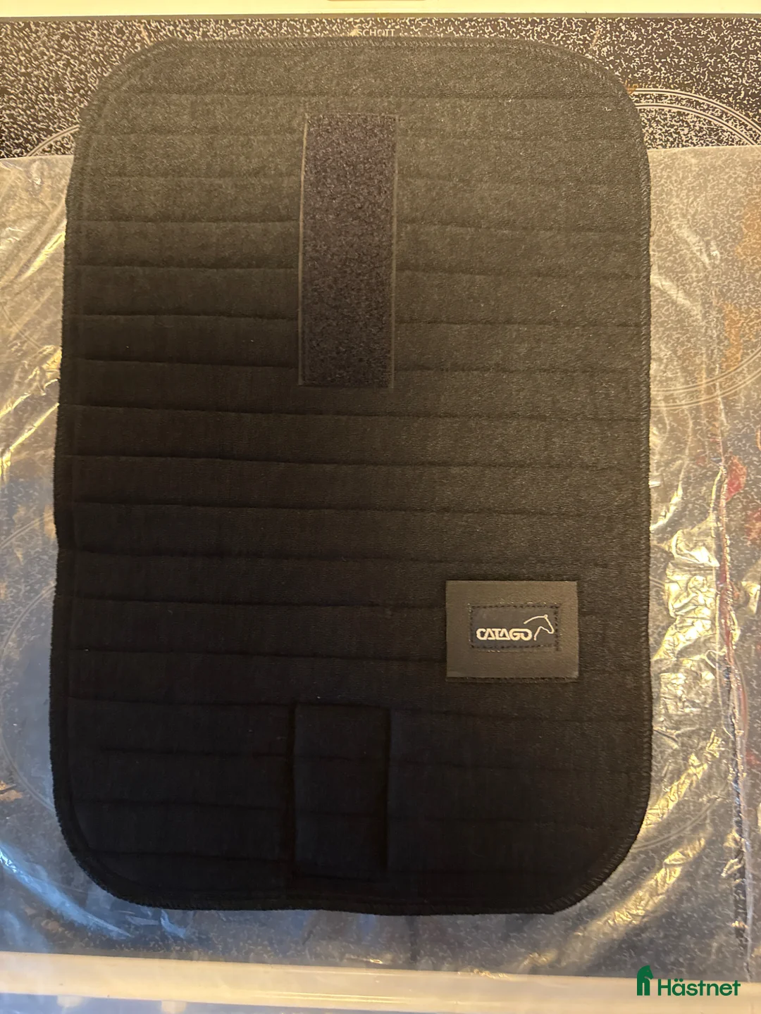 Benskydd hästutrustning till salu: Svarta paddar till bandage med kardborre  - Annons 2