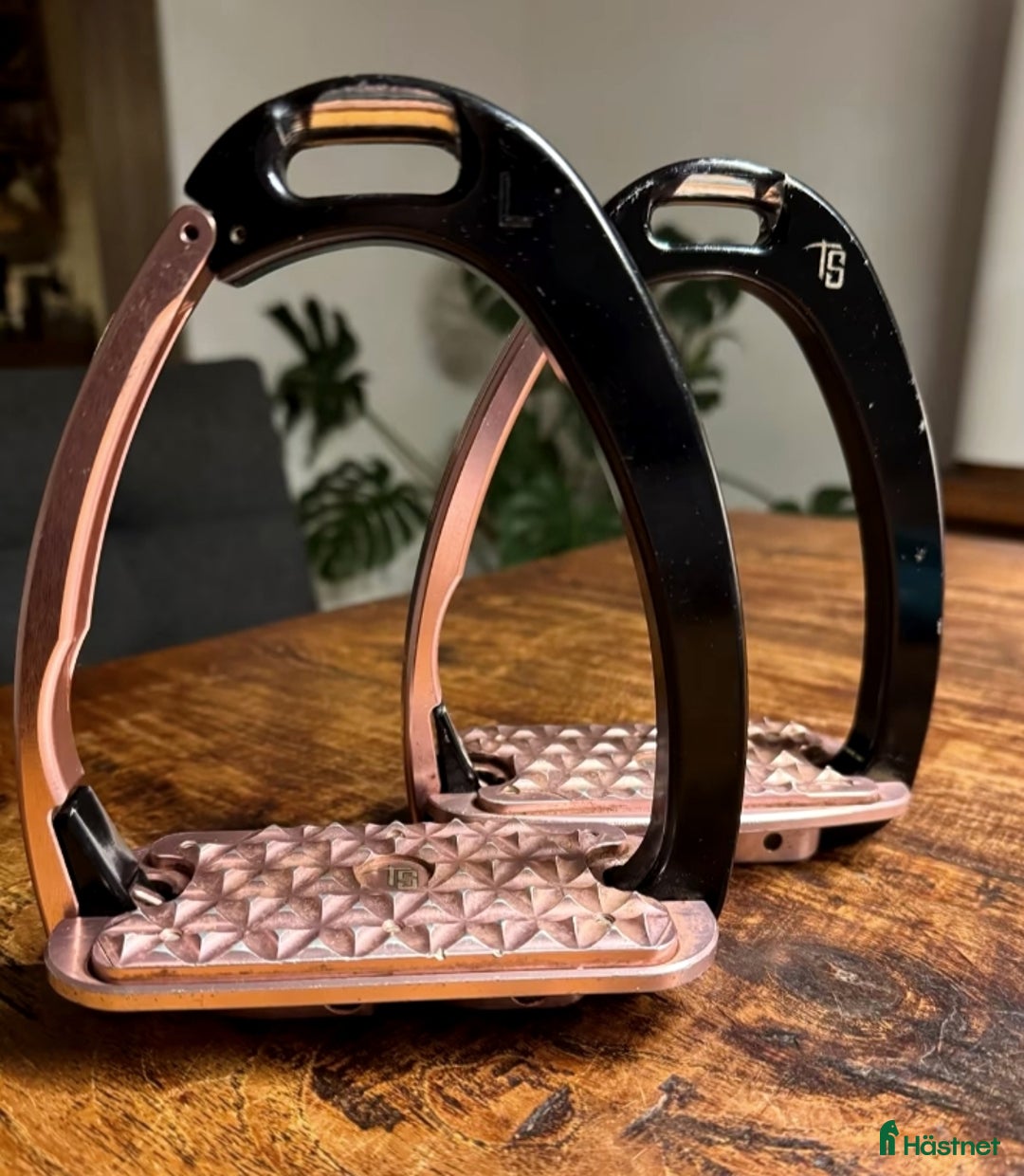 Stigbyglar hästutrustning till salu: Tech Stirrups i Grängesberg - Annons 1