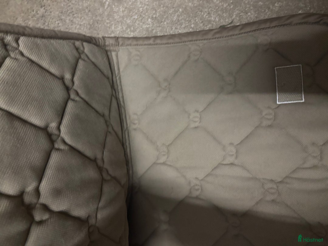 Schabrak & Vojlockar hästutrustning till salu: Equestrian Stockholm  i Tomelilla - Annons 2