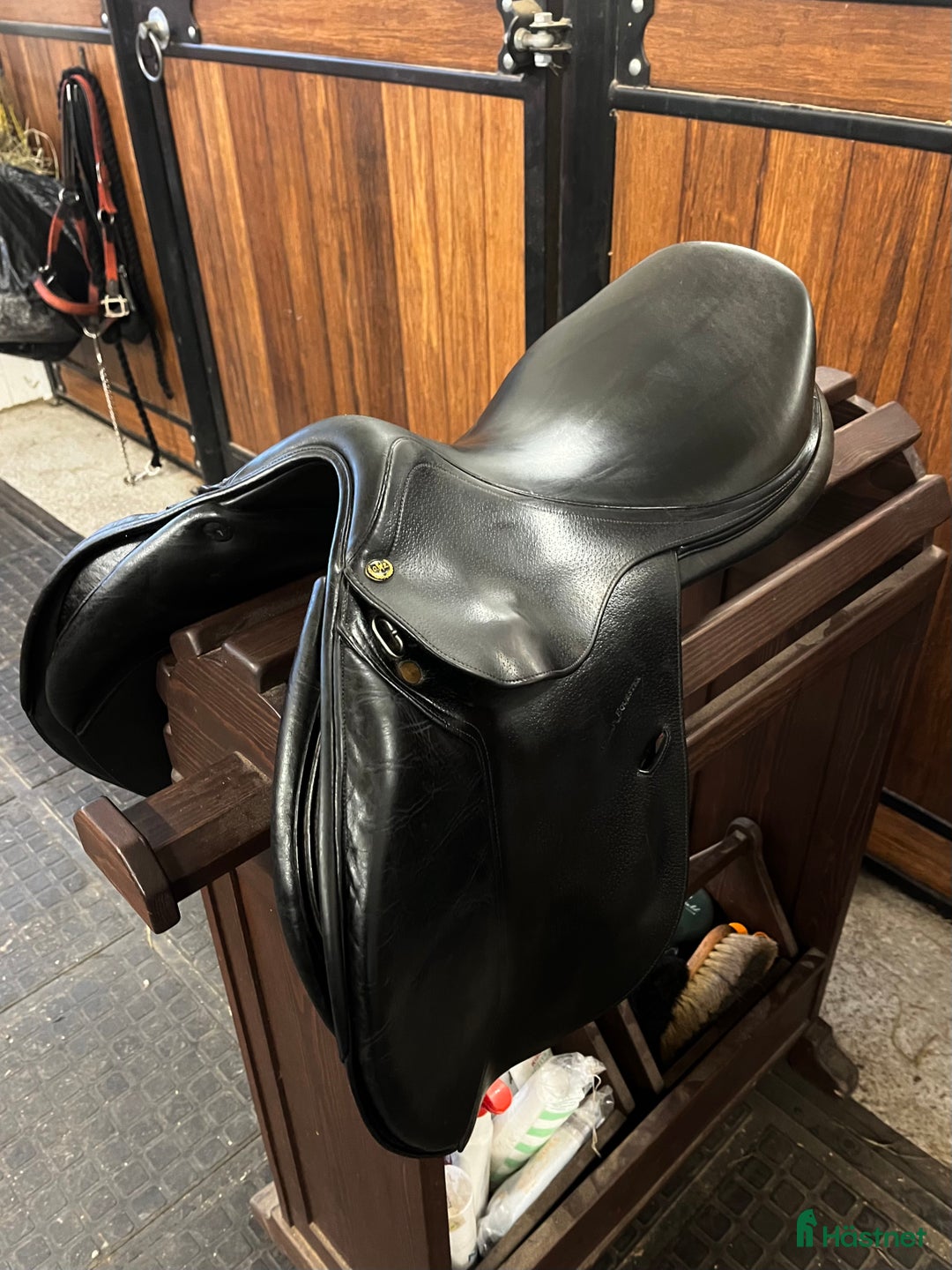 Sadlar hästutrustning till salu: Ordo Equester SPES, 17” i Stockholm - Annons 2