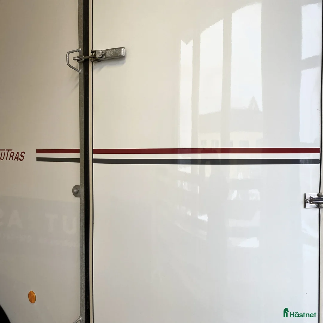 Hästtransporter  fordon & transport till salu: Fin Fautras Oblic+2 2021 m ramp o öppningsbar sida - Annons 19