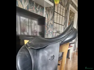 Sadlar hästutrustning Henri De Rivel Hoppsadel 17,5 - Annons 2