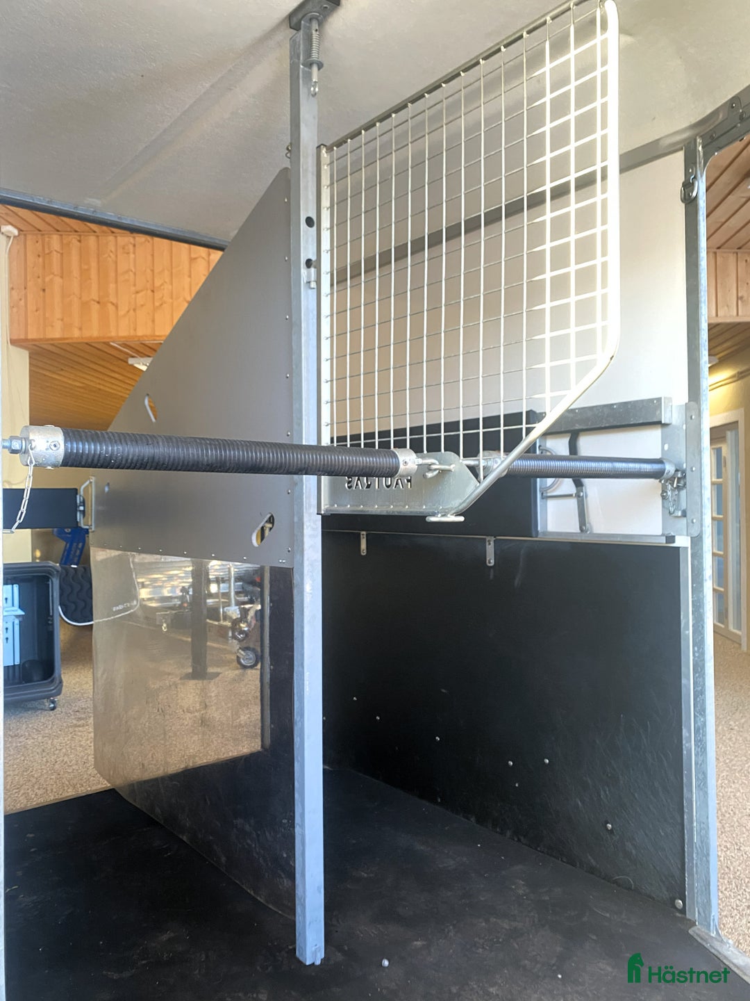 Hästtransporter  fordon & transport till salu: Stor Fautras med AidSystem i Kvicksund - Annons 3