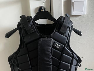 Säkerhetsvästar ryttarutrustning till salu: CRW skyddsväst i Nyköping - Annons 11