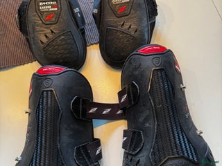 Benskydd hästutrustning till salu: Zandona fram och bakskydd storlek S i Motala - Annons 9