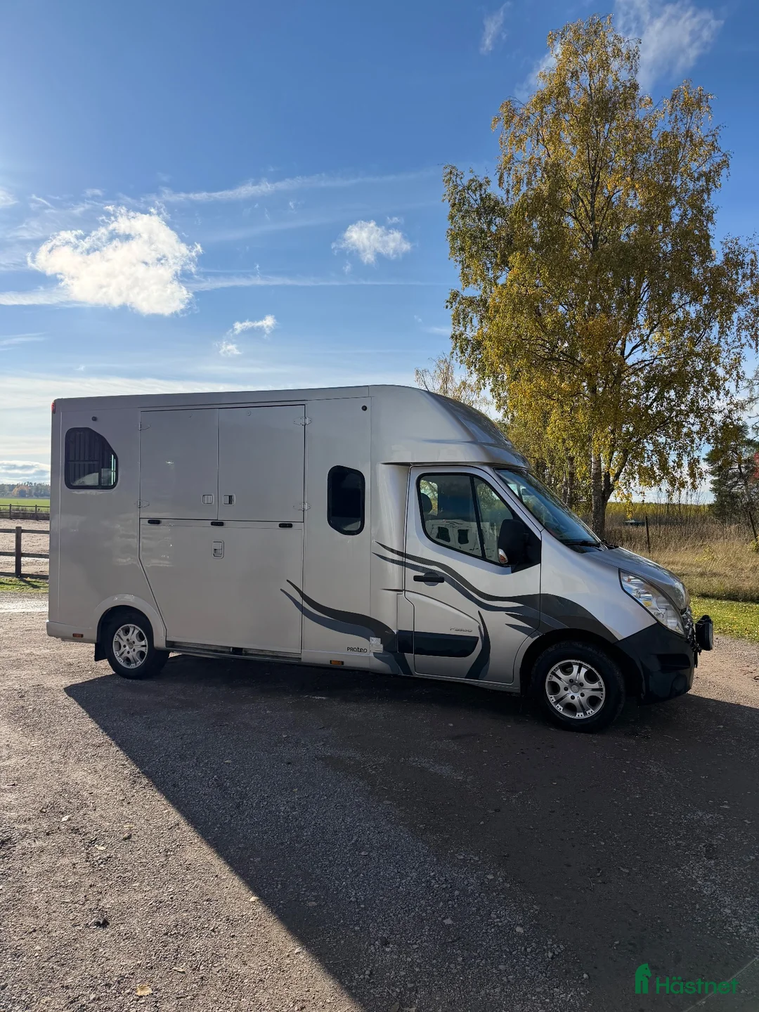 Hästlastbilar  fordon & transport till salu: Hästlastbil Theault b-kort  - Annons 1